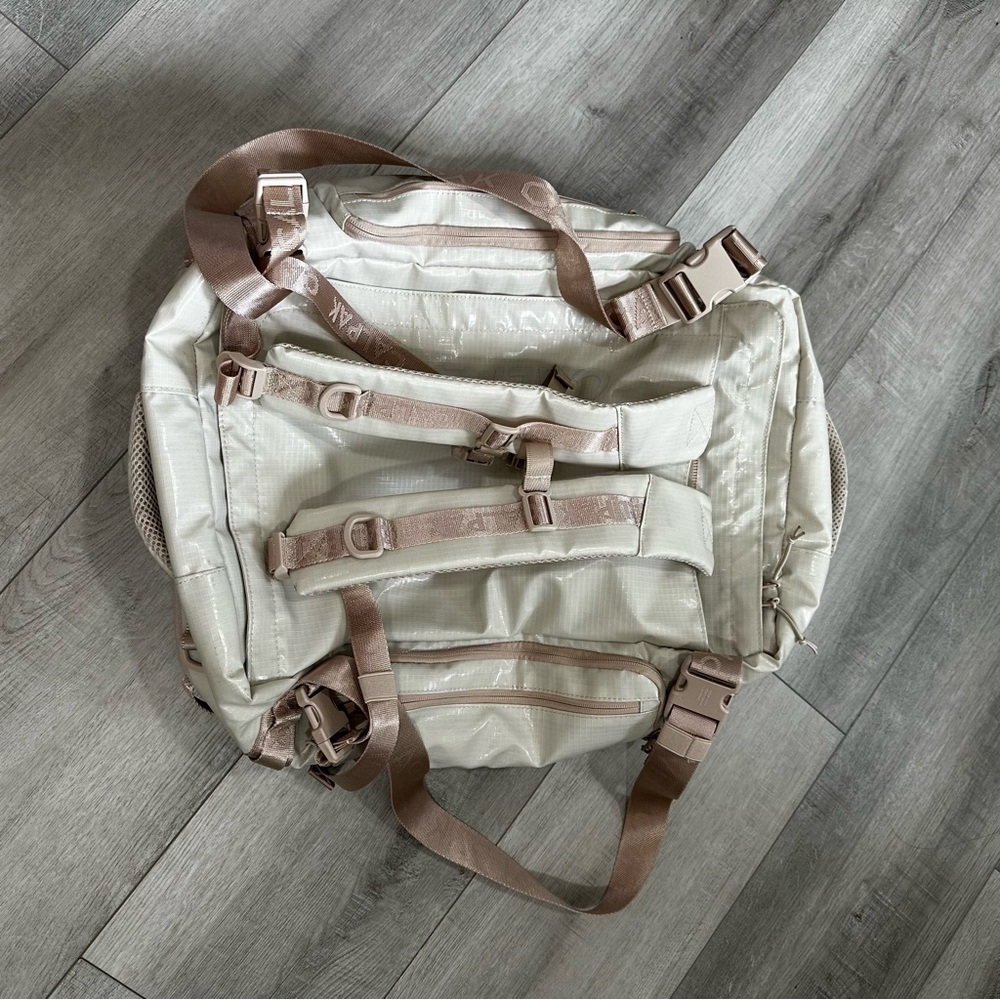 Terra Large 50L Duffel Backpack in White Sands